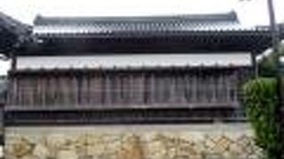 背の高い建物です。