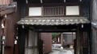 山門が変わっていました。