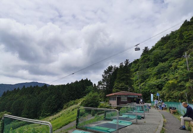 芦ノ湖に向かって打つ