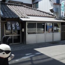 仏生山駅からすぐ