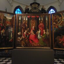3連画の「聖カトリーヌの神秘の結婚」（聖ヨハネ祭壇画）
