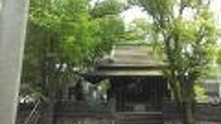 西口の氷川神社