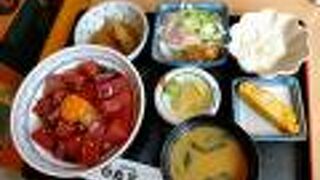 コロナ緊急事態宣言期間限定特別奉仕のまぐろぶつ漬け丼は超お得メニュー