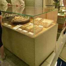 店内は大変混んでいました