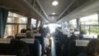 満席と座る位置に注意