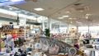 可愛らしいお店。素敵なものが沢山。