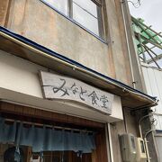 超人気のヒラメ漬け丼で有名な店