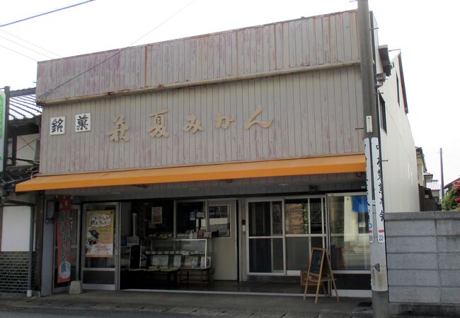 地元の人向けのお店の様です。