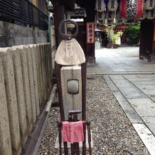 古い釘抜きの像