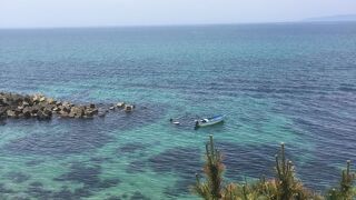 きれいな海と海女さんを眺める