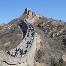 万里の長城『八達嶺長城』の様子。冬ですいている状態。