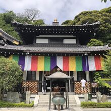 観音堂の隣りにある