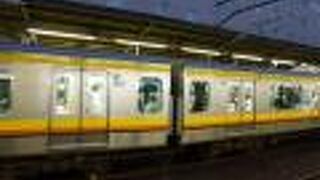 川崎駅と立川駅を結びます