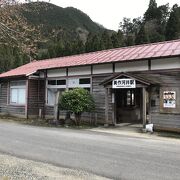 美作河井駅（因美線）：転車台か残る、牛山隆信「秘境駅ランキング」に入っている秘境駅