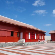 こんな素晴らしい建物が焼失したと思うと本当に悲しいですね。