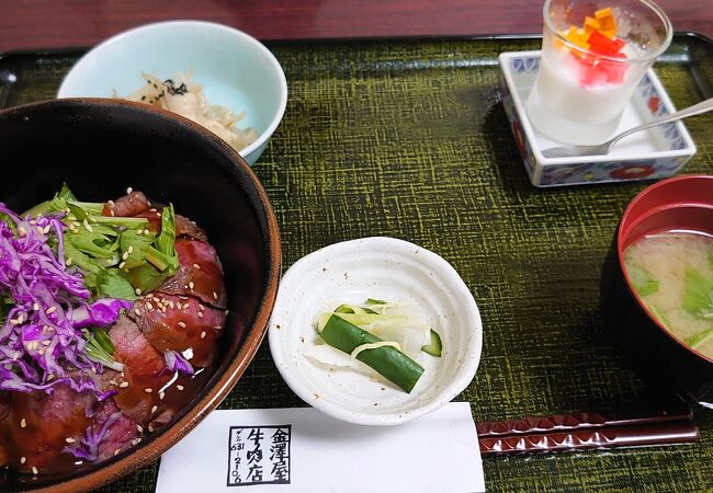 平日のみのステーキ丼をいただきました