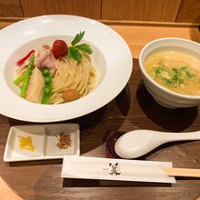 鶏白湯と貝と節つけSoba