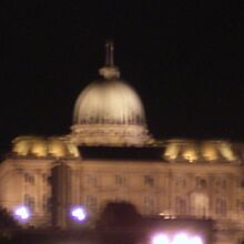 ブダペストの王宮の夜景