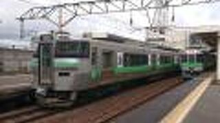 札幌と新千歳空港や釧路・函館などへのアクセスを担う路線