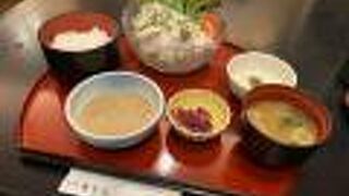 三元豚ロースしゃぶサラダ定食！