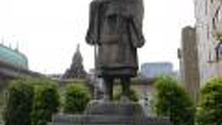 周囲もきれいに整備されていした