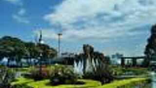 横浜ならではの風景を眺めながら