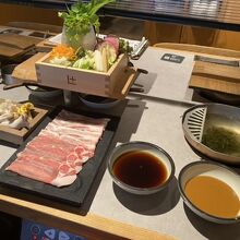 特選タンと熟成豚食べ放題