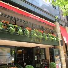 入り口も高級感