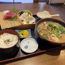 島魚のあら汁定食