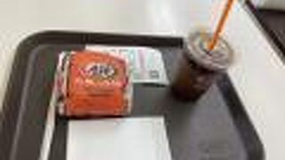 フィッシュサンドとアイスコーヒー！