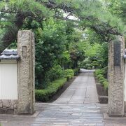 京急蒲田駅前のお寺です。ビルの谷間に埋まっていて目立ちません