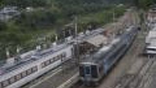 多度津と窪川を結ぶ路線