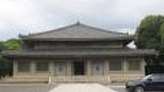 目立ちませんがこちらが本殿です。あまり人はいませんでした。