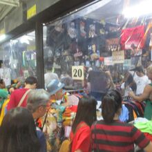 ウィークエンド マーケット (チャトゥチャック市場)