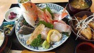 小浜湾を眺めながら鮮魚のランチ