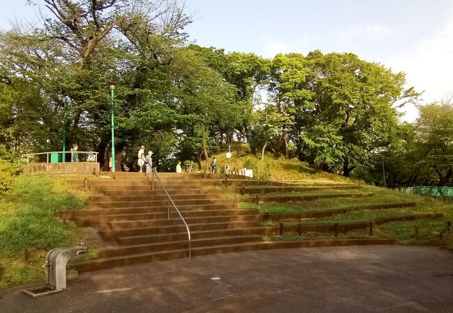 史跡が公園内にも散らばっている