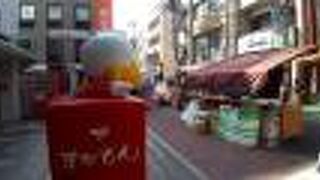 巣鴨地蔵通り商店街の郵便ポストにすがもん