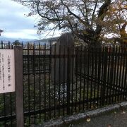 謙信の遺骸を祀る