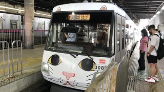 招き猫が走る東急世田谷線