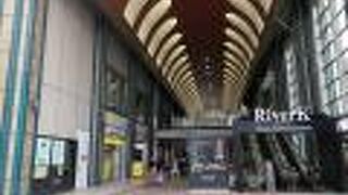 川崎駅前、２２階建ての高層ビル