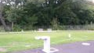 朝霞の森は、青葉台公園の東側で、朝霞の公園通りの西側にある大きな森です。