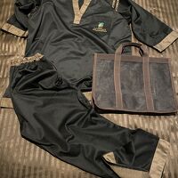 部屋着と温泉バッグ