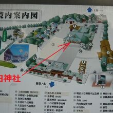 神田神社の本社殿は、随神門を入ると、その華麗な姿を表します。