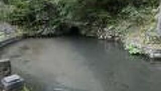 白虎隊が通った洞穴