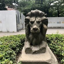 東郷邸玄関にあったライオン像