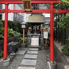 有楽t町のお稲荷さんです。