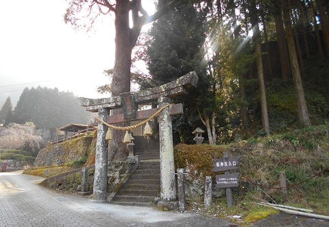 岳神社