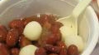 名店の味も楽しめる