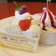 併設レストランでケーキセット￥770円がお得