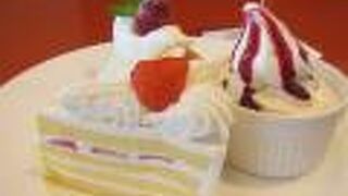 併設レストランでケーキセット￥770円がお得